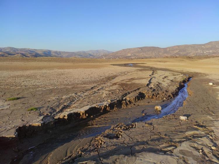 Bir şehirde daha alarm verildi Tedirgin eden görüntü, mezarlar da ortaya çıktı