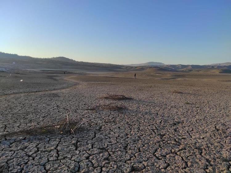 Bir şehirde daha alarm verildi Tedirgin eden görüntü, mezarlar da ortaya çıktı