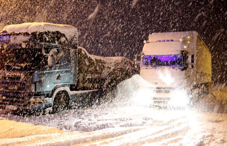 İstanbulda kar yağışı başlıyor, 3 gün sürecek Uyarılar peş peşe geldi