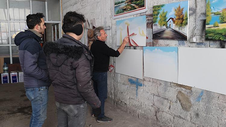 Nevşehirde sanayi sitesinin Bob Rossu atölyesini sanat galerisine dönüştürdü