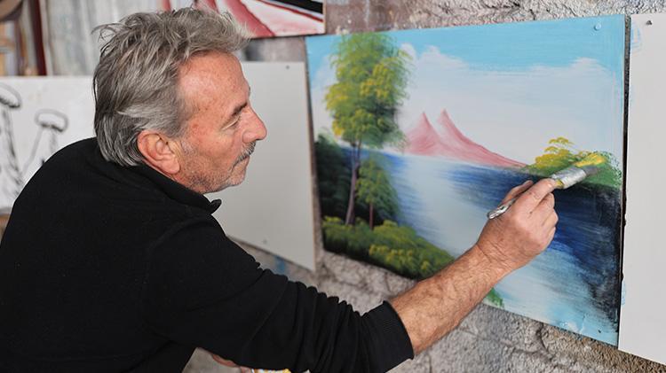Nevşehirde sanayi sitesinin Bob Rossu atölyesini sanat galerisine dönüştürdü