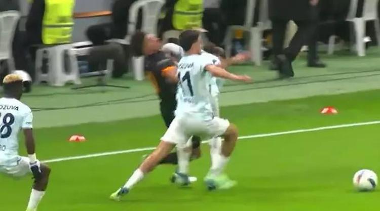 Mertens düştü, Türk futbolu karıştı VAR da futbolu bilmiyor