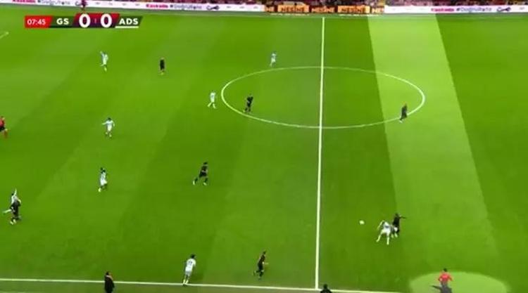 Mertens düştü, Türk futbolu karıştı VAR da futbolu bilmiyor
