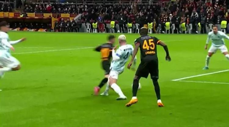Mertens düştü, Türk futbolu karıştı VAR da futbolu bilmiyor