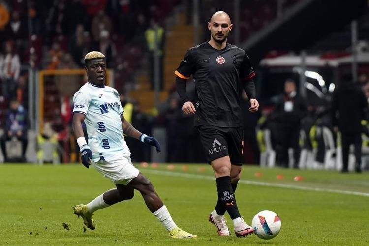 Mertens’in pozisyonu penaltı değil Danimarkalı VAR hakem Oğuzhan Çakıra söylemiş: Karar doğru, devam
