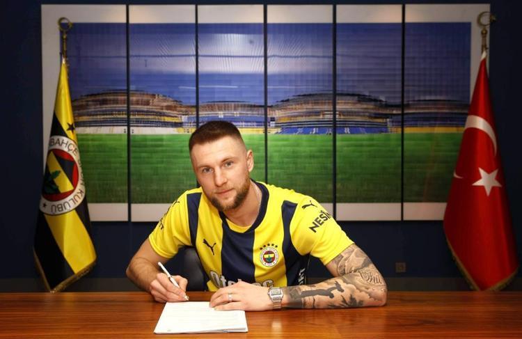 Fenerbahçenin yeni transferi forma giymeden ayrıldı 6 milyon Euro verildi, başka takıma imza attı