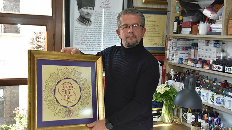 İzmirde emekli astsubay, kaligrafi sanatını yaşatıyor