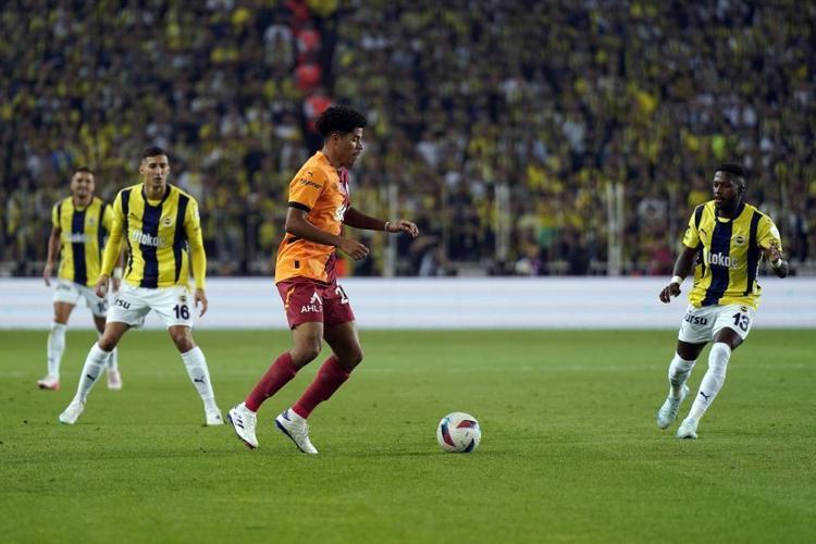 Galatasaray-Fenerbahçe derbisinin hakemi belli oldu İşte derbinin sürpriz VAR hakemi