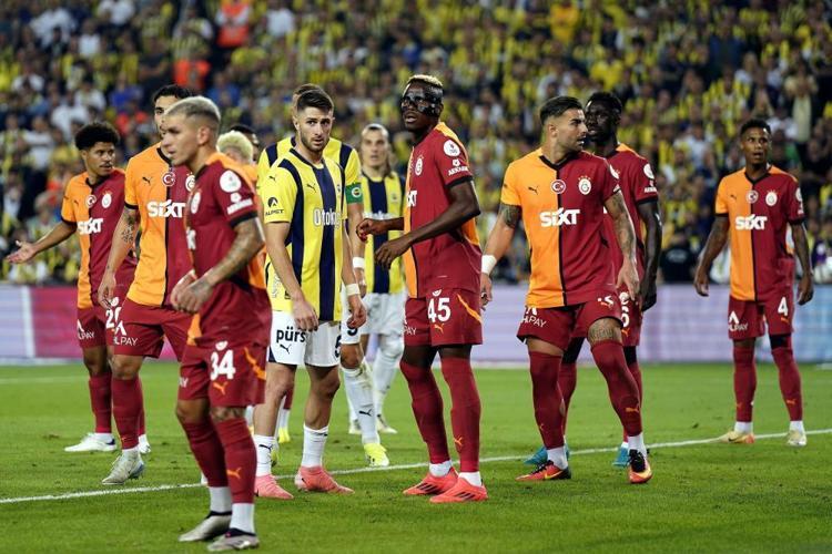 Galatasaray-Fenerbahçe derbisinin hakemi belli oldu İşte derbinin sürpriz VAR hakemi