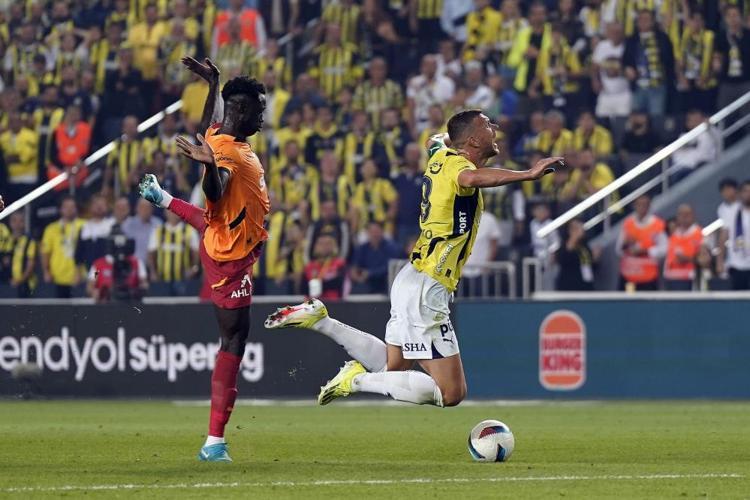 Galatasaray-Fenerbahçe derbisinin hakemi belli oldu İşte derbinin sürpriz VAR hakemi