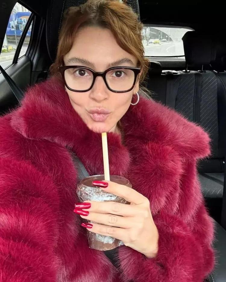 Hadise’den makyajsız paylaşım Takipçiler bile şaşırdı
