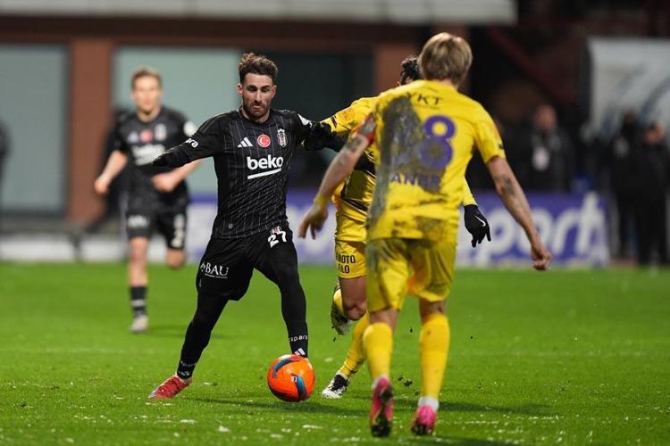Eyüpspor Beşiktaş maçı:1-3 Kartal yine geriden geldi 3 puanı 3 golle aldı