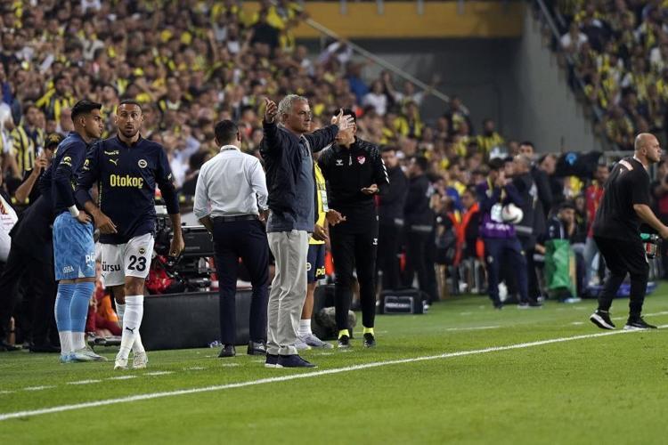 Galatasaray derbisi öncesi Fenerbahçede alarm Dzeko, Tadic değil prensi en önemli silahı olacak