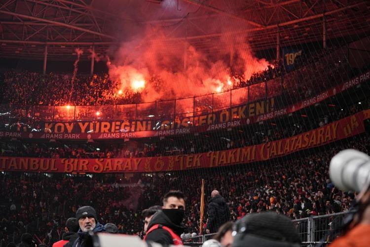 Galatasaraydan Acun Ilıcalıya yanıt: Kafasına atıldı, nasıl içeri girdi bilmiyorum