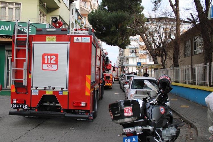 Aydını ayağa kaldıran olay Okulda yangın ihbarı ekipleri harekete geçirdi, ortaya çıkan gerçek şok etti