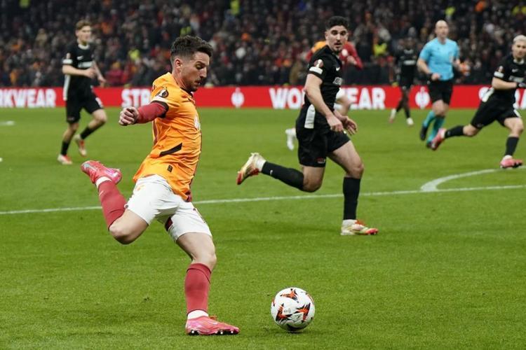 Galatasarayda tehlike kapıda Okan Buruk kara kara düşünüyor, tablo ortaya çıktı