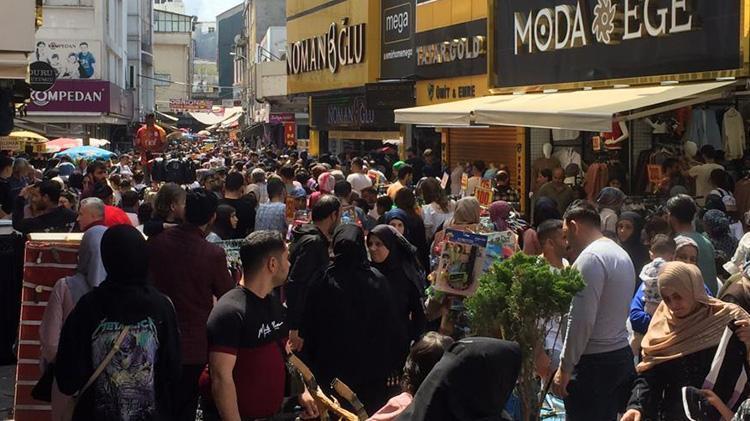 ADANADA ÇARŞI PAZAR ÇOK YOĞUN