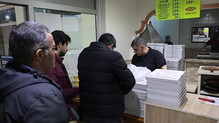 Konyada Ramazan ayının vazgeçilmez lezzeti; odun ateşinde tahinli pide