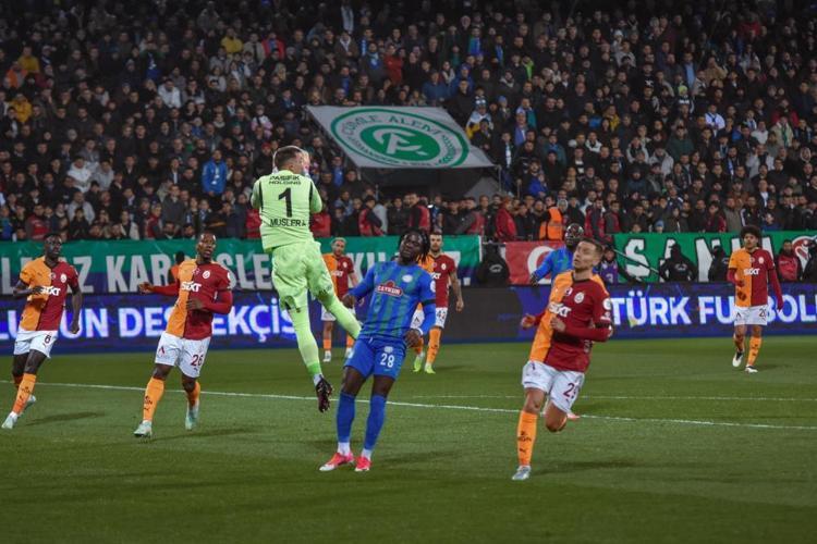 Okan Buruk bin pişman Galatasarayda isyan çıkartacak gerçek, Nelsson ve Ziyech gidince ortaya çıktı