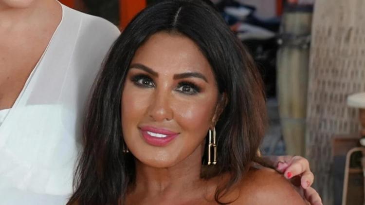 Nükhet Duru dansıyla sosyal medyanın diline düştü: Eğilince olan oldu