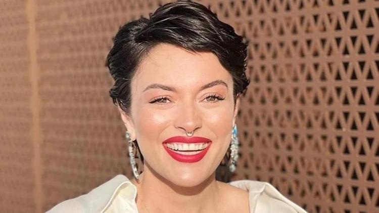 Ezgi Moladan itiraf: Sınıf arkadaşlarını nasıl kandırıyordu