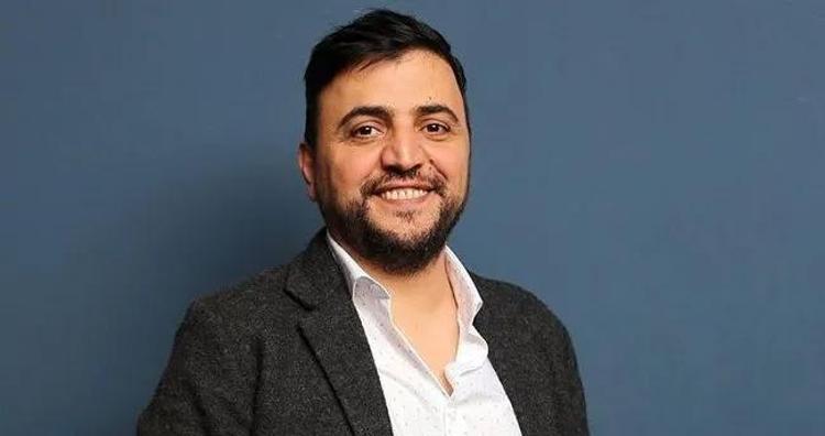 Şinasi Yurtsever hayatını kaybetti Ünlülerden taziye mesajları