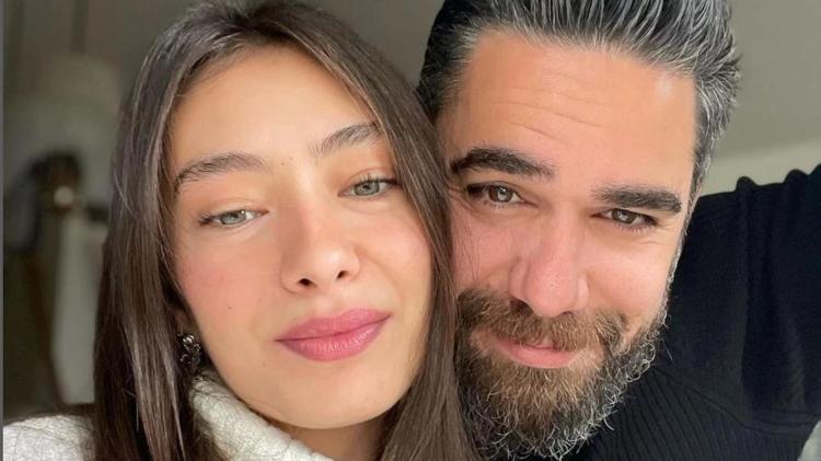 Bebeğin ismi belli oldu Neslihan Atagül duyurdu