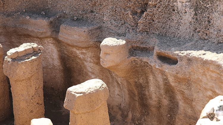 Neolitik Çağın önemli yerleşimlerinden Karahantepe, bu yıl ziyaretçilerini ağırlamaya başlıyor