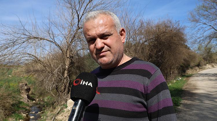 Kozanda dere yatakları siyah aktı, mahalle sakinleri kirliliğe tepki gösterdi