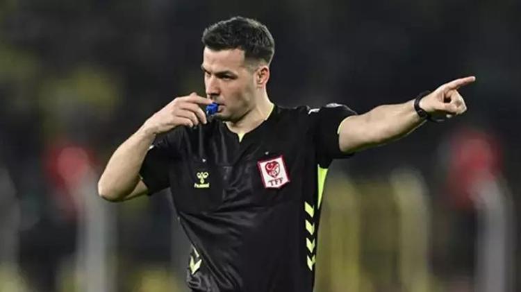 Fenerin maçında penaltı var Hakem görmezden geldi