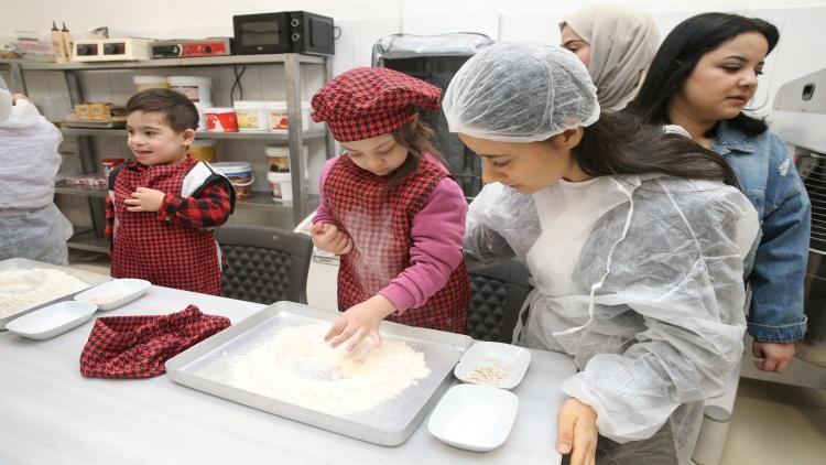 Tokatta down sendromlu çocuklar ramazan pidesi yaptı
