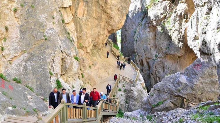 ÇAKIT ÇAYI VE KANYONUN EŞSİZ MANZARASI
