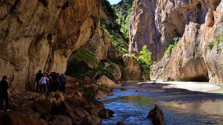 KAPIKAYA KANYONUNDA KAMP KEYFİ