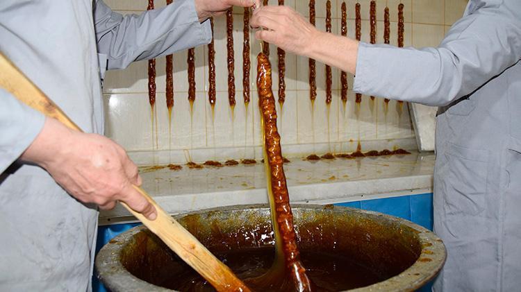 Manisada sadece ramazan ayında üretiliyor İftar sofralarını vazgeçilmezi, tezgahları süslüyor