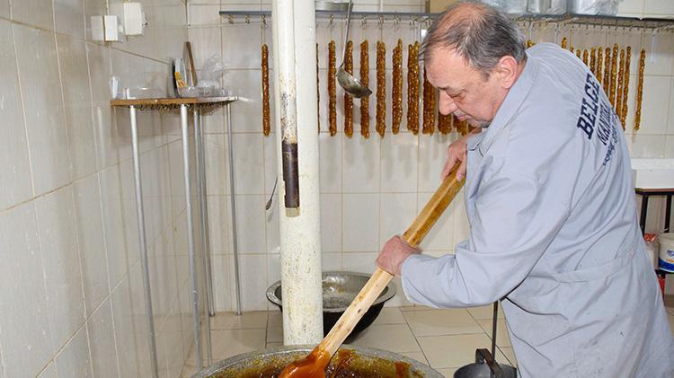 Manisada sadece ramazan ayında üretiliyor İftar sofralarını vazgeçilmezi, tezgahları süslüyor
