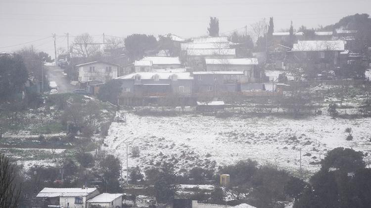 Kar yağışı İstanbulda başladı Meteoroloji son dakika uyardı, daha da etkili olacak, saat verildi