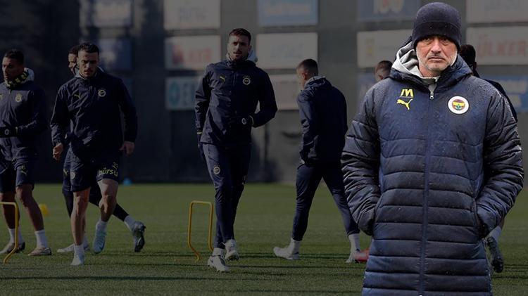 Fenerbahçeyi alt üst etti, Mourinho tüm takımı toplayıp tek cümlede tartışmalara noktayı koydu