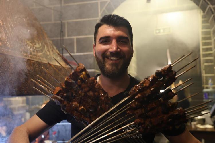 İftardan sahura her vakit tüketiliyor Ramazan geldi Diyarbakırda ciğere talep arttı