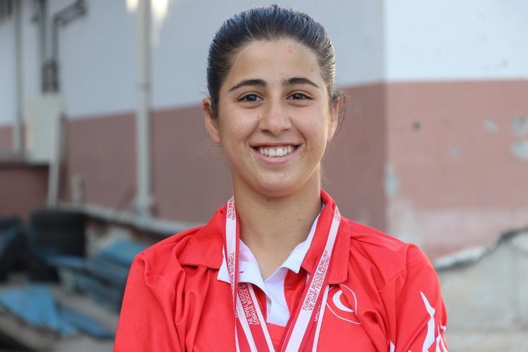 Siirtli İrem madalyaya doymuyor Öğretmeni ışık var dedi, Avrupa birincisi oldu