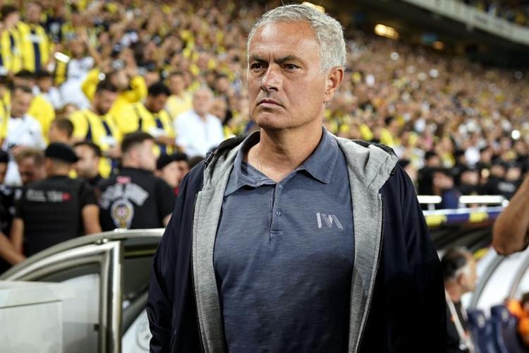 Fenerbahçeliler çıldıracak Jose Mourinho Premier Lige dönecek mi Sorusuna olay yanıt