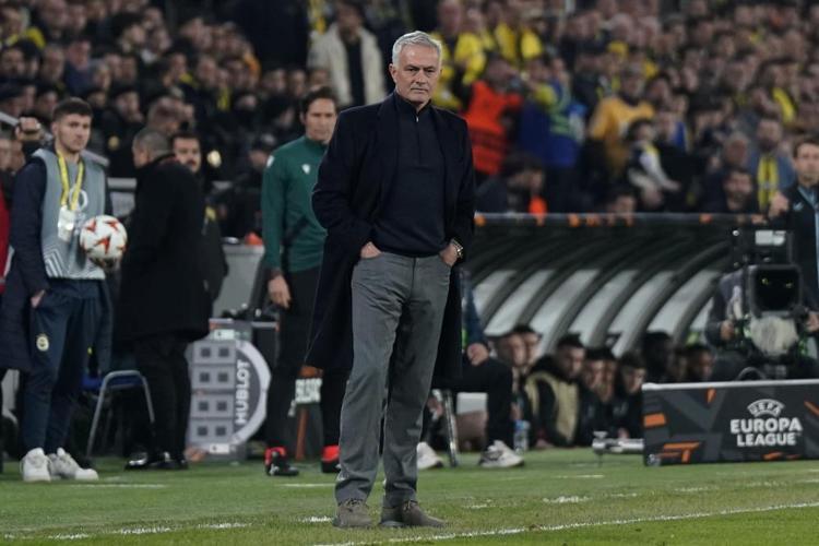 Fenerbahçeliler çıldıracak Jose Mourinho Premier Lige dönecek mi Sorusuna olay yanıt