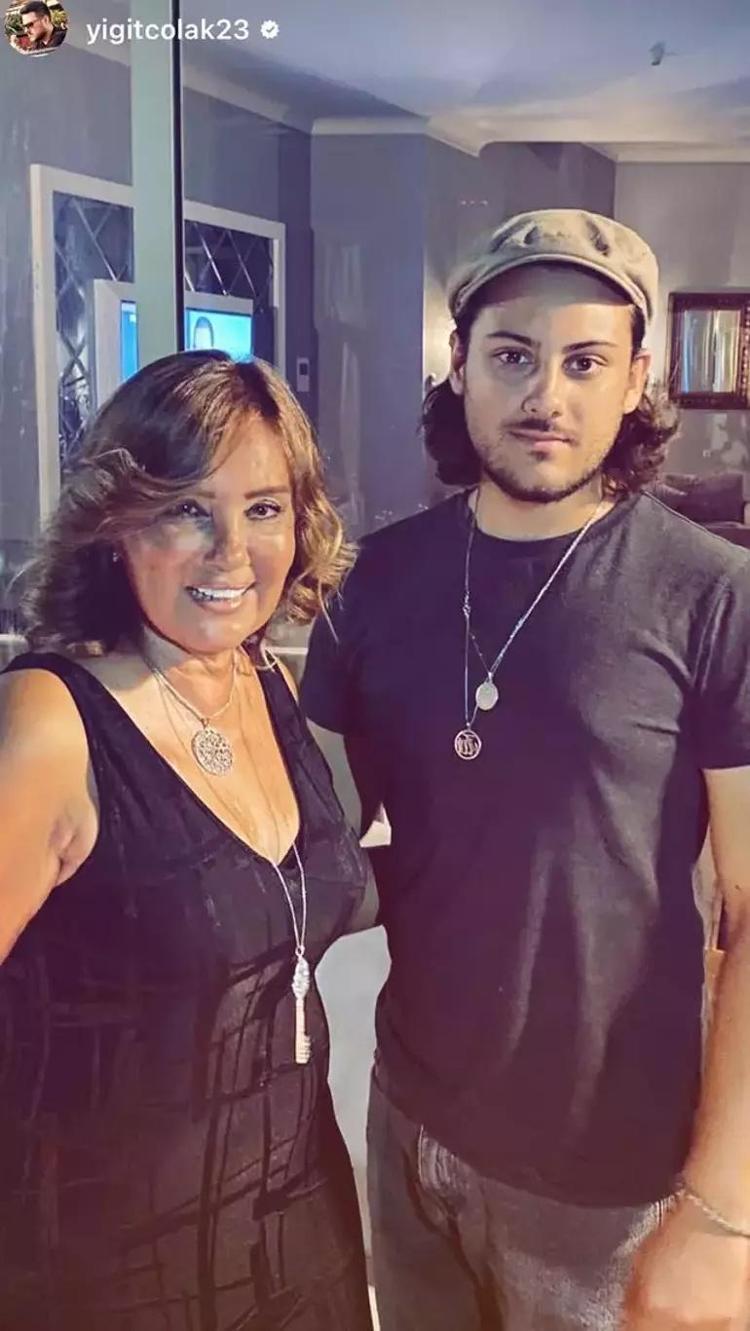 BAHAR ÖZTAN KİMDİR