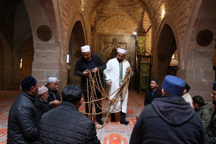 700 yıldır korunuyor 1111 taneli tespih afet ve musibetlerde zikirlere eşlik ediyor