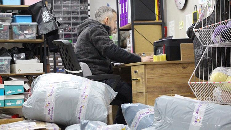 Bolunun tarihi çarşısında yün satarak dünyaya açıldı Eniştesi banka müdürlüğünü bırakıp geldi
