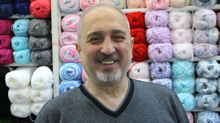 Bolunun tarihi çarşısında yün satarak dünyaya açıldı Eniştesi banka müdürlüğünü bırakıp geldi