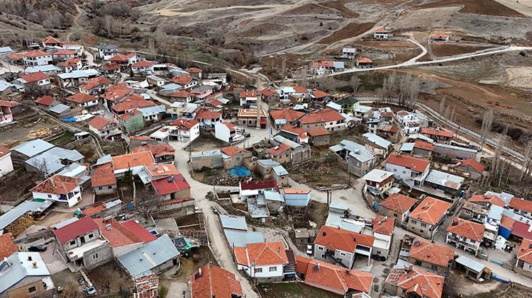 Kayserideki bu köyde 17 yıldan beri süren gelenek bu sene de devam etti Sofralar kuruldu, hep beraber iftarlar yapıldı