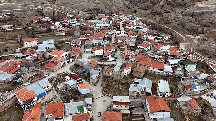 Kayserideki bu köyde 17 yıldan beri süren gelenek bu sene de devam etti Sofralar kuruldu, hep beraber iftarlar yapıldı