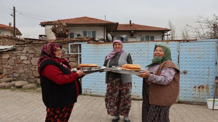 Balıkesirde Ramazanda bu köyde evlerde yemek pişmiyor