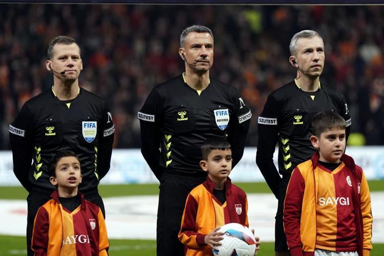 Halil Umut Meler tüm planları alt üst etti Derbi öncesi TFFde yabancı hakem krizi patladı