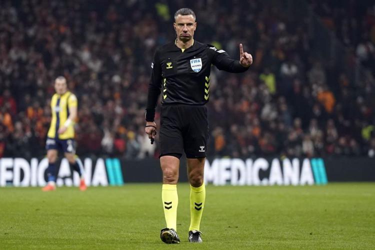 Halil Umut Meler tüm planları alt üst etti Derbi öncesi TFFde yabancı hakem krizi patladı